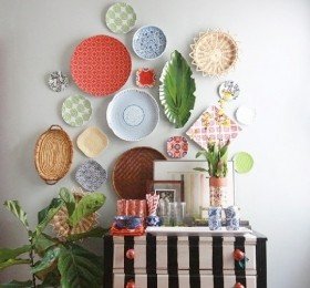 a-special-trick-for-hanging-clusters-of-plates-or-anything-on-a-wall
